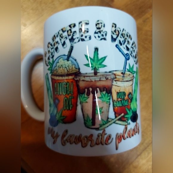 COPY - New 11 Ounce Beverage Coffee Tea Hot Chocolate Mugs With Gnomes and Othe… - Picture 8 of 8